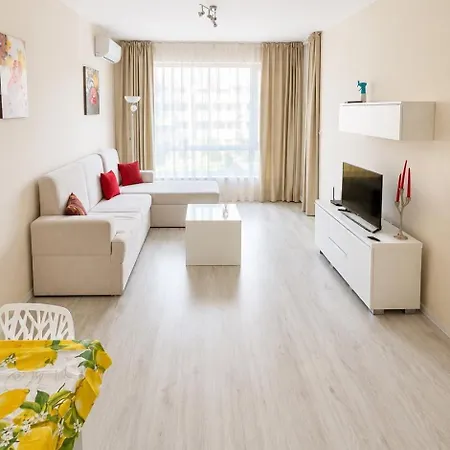 Apartment South Bay 2bdrm Ap With Pool And Varna